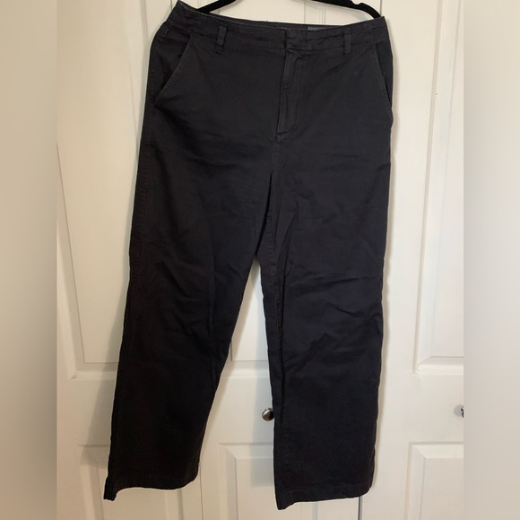 Gap Loose Khakis - Black - Size 8 - Picture 4 of 5